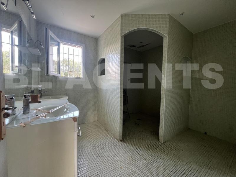 Maison - 200 m² - 5 pièces