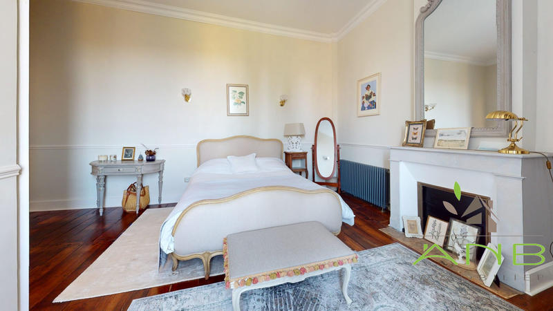 Maison ancienne - 206 m² - 7 pièces