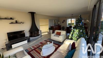 Maison - 166 m² - 8 pièces