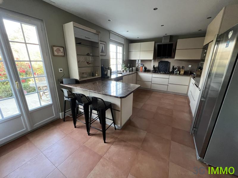 Maison contemporaine - 190 m² - 8 pièces