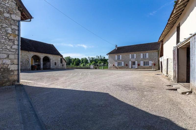 Maison - 168 m² - 6 pièces