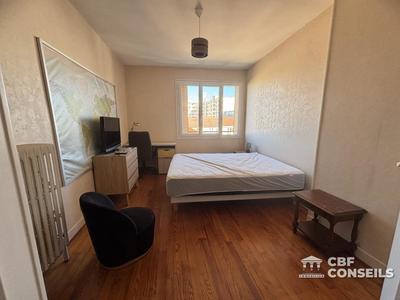 Appartement - 70 m² - 4 pièces