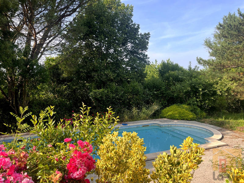 Maison - 267 m² - 10 pièces