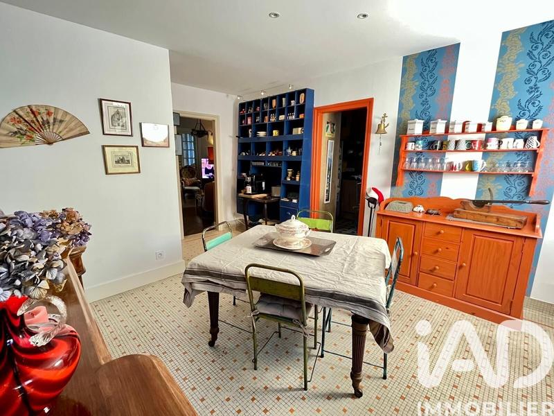 Maison - 220 m² - 7 pièces