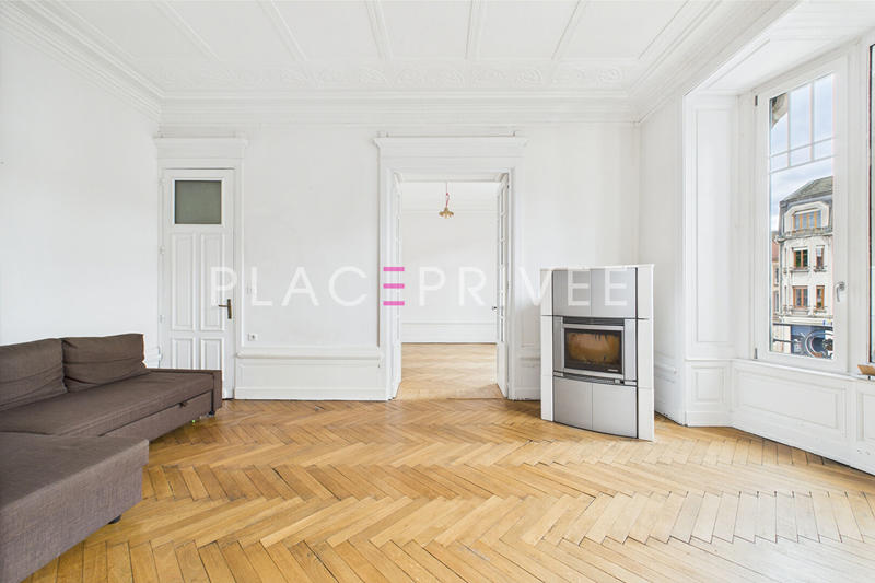 Maison - 320 m² - 10 pièces