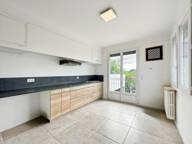 Maison - 241 m² - 10 pièces