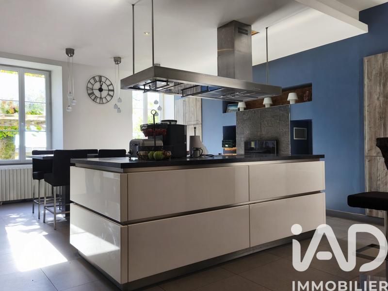 Maison - 360 m² - 6 pièces