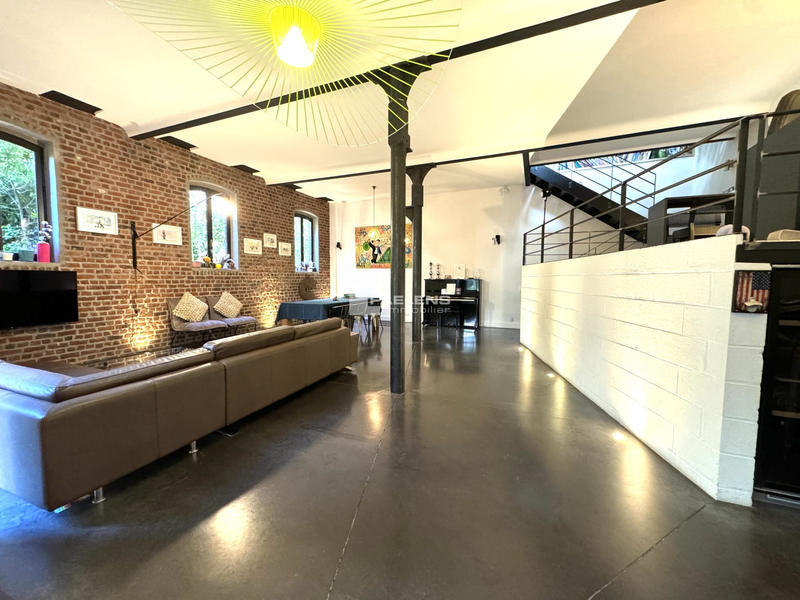 Loft - 217 m² - 5 pièces