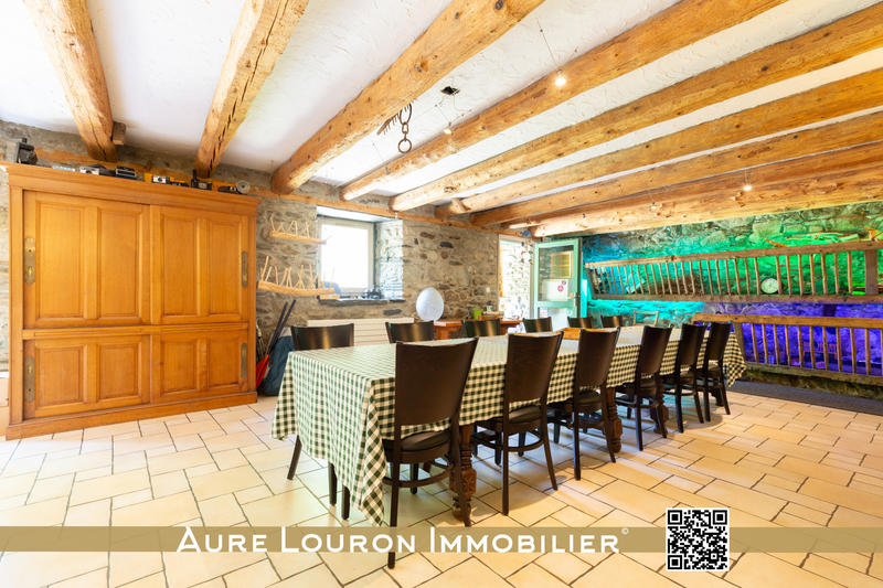 Maison - 196 m² - 7 pièces