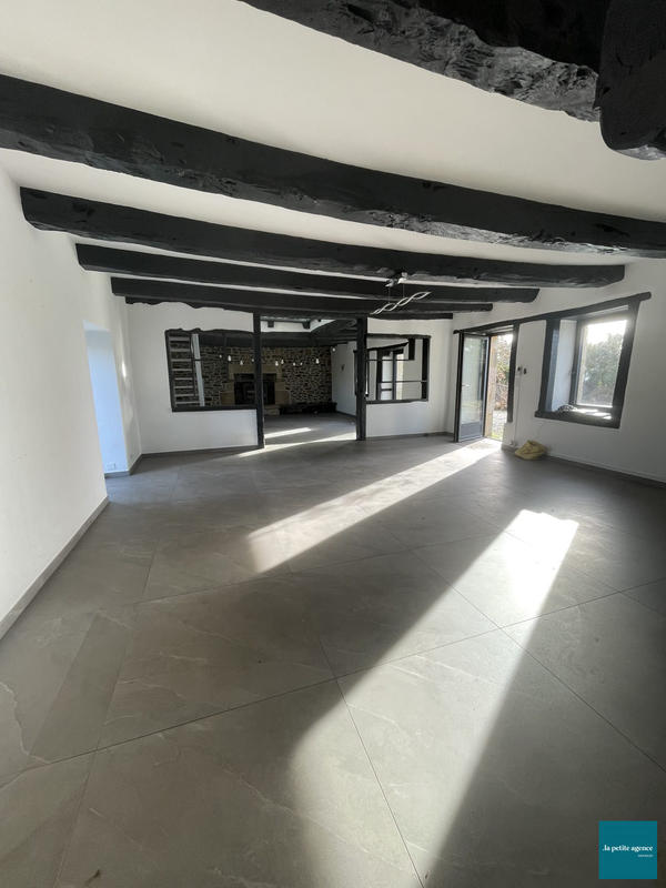 Maison - 254 m² - 6 pièces