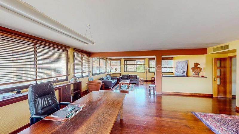 Bureau - 262 m² - 9 pièces