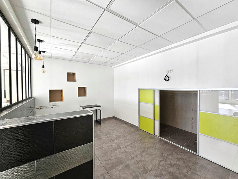 Local commercial - 230 m²