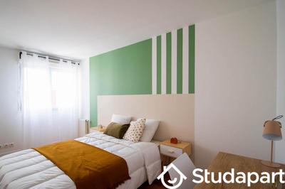 Chambre - 15 m² - 1 pièce