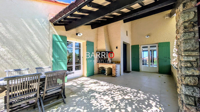 Villa - 280 m² - 9 pièces