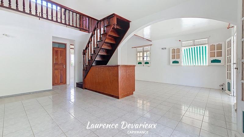 Maison - 204 m² - 5 pièces