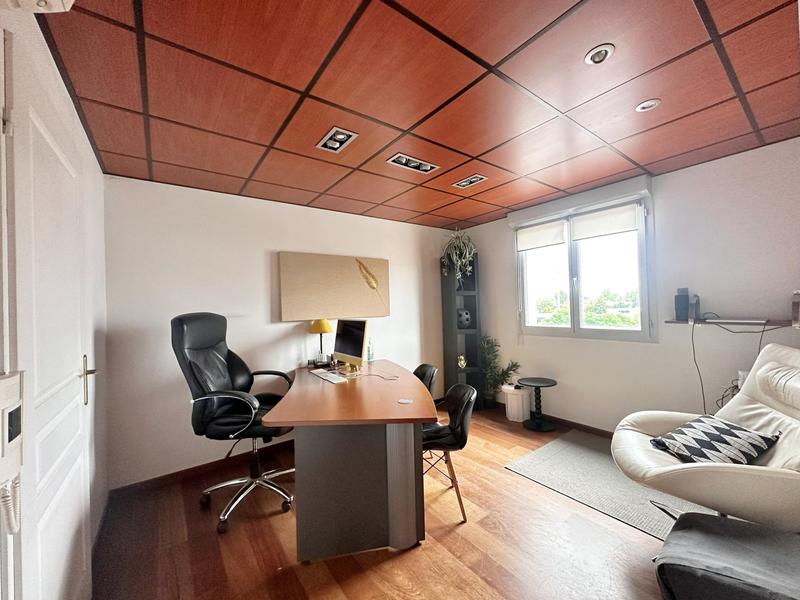 Bureau - 92 m² - 4 pièces