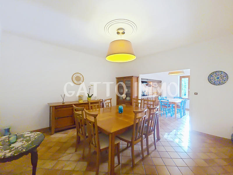 Maison - 160 m² - 5 pièces