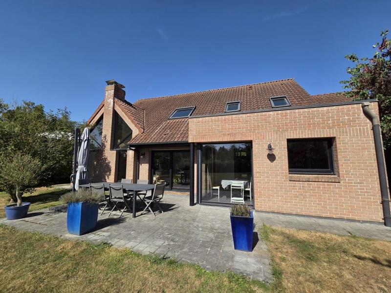 Pavillon - 199 m² - 8 pièces