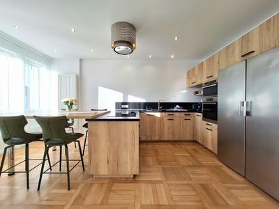 Appartement - 99 m² - 5 pièces