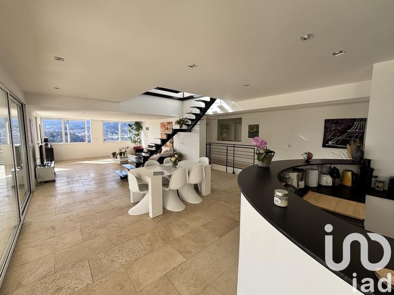 Maison de maîtres - 235 m² - 8 pièces