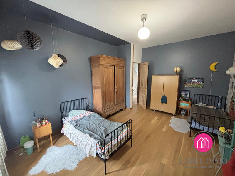 Maison - 186 m² - 8 pièces