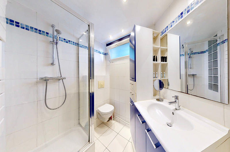 Maison - 202 m² - 8 pièces