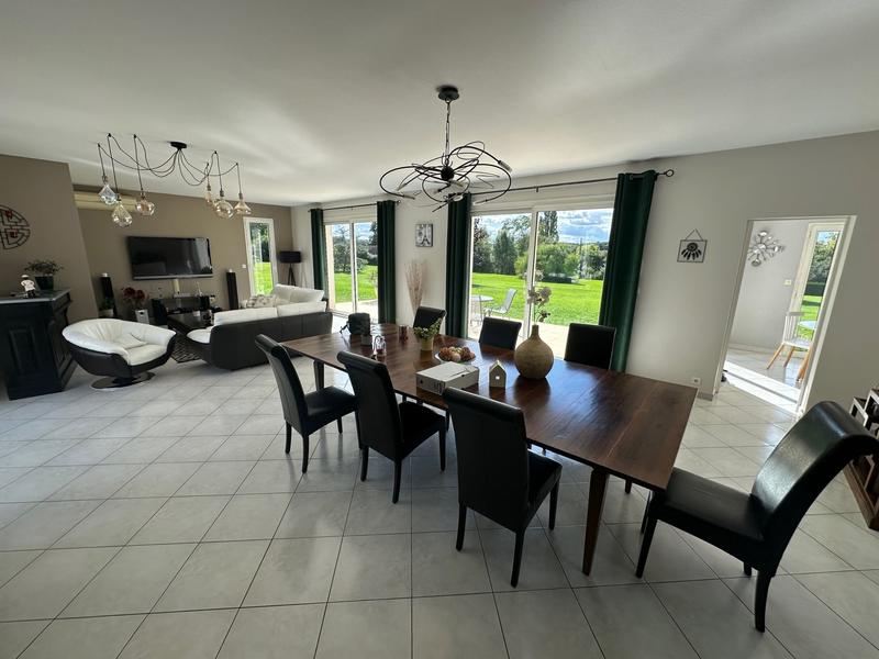 Maison - 255 m² - 5 pièces