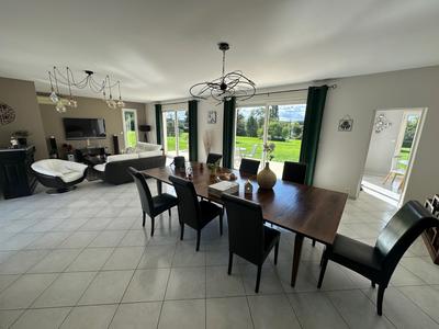 Maison - 255 m² - 5 pièces