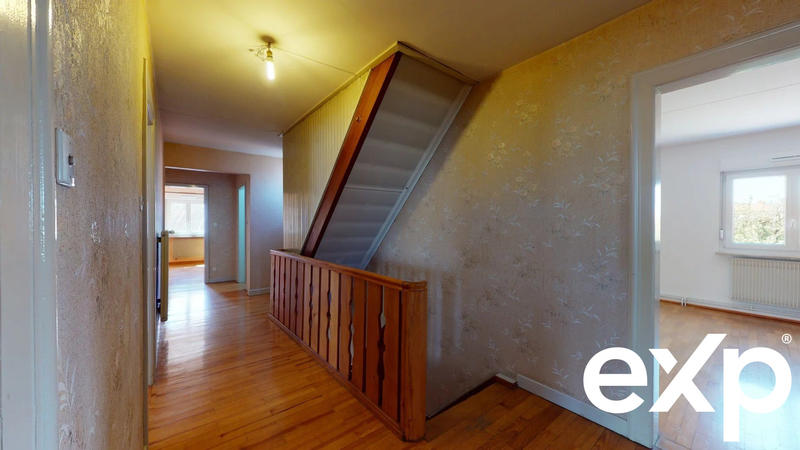 Maison - 207 m² - 7 pièces