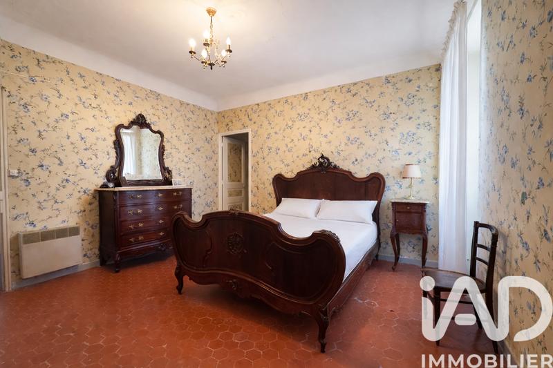 Maison - 469 m² - 15 pièces