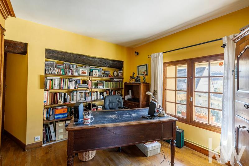 Maison - 210 m² - 7 pièces