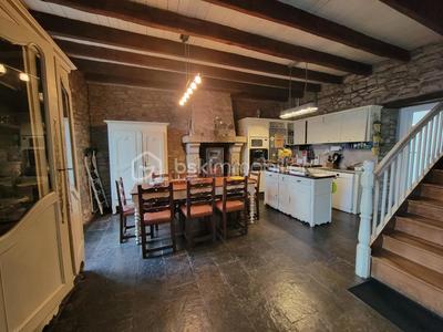 Maison en pierre - 239 m² - 10 pièces