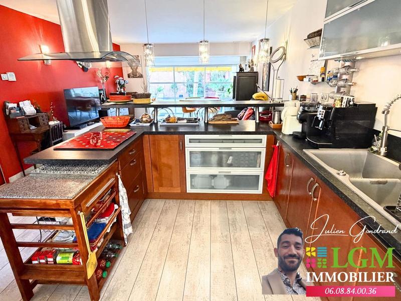 Maison - 99 m² - 5 pièces