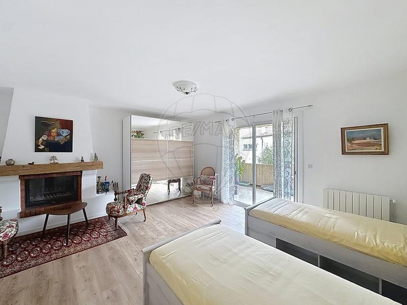 Maison - 204 m² - 8 pièces