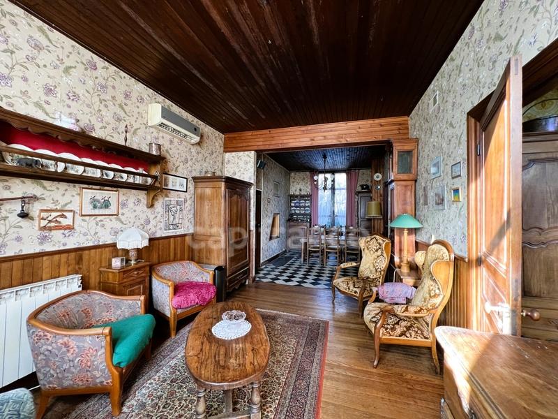 Maison - 302 m² - 12 pièces