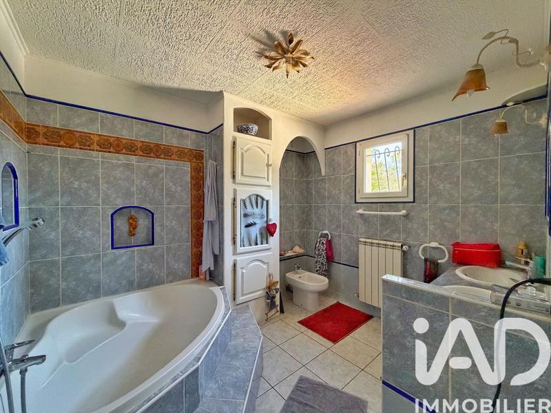 Maison - 200 m² - 7 pièces