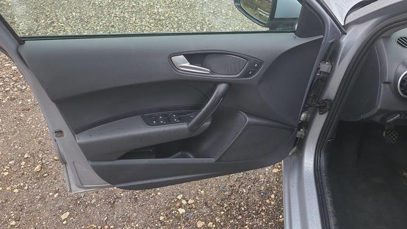 Audi A1 sportback 1.4 Tfsi 122 Ambiente - Entretien constructeur