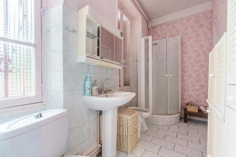 Maison - 240 m² - 10 pièces