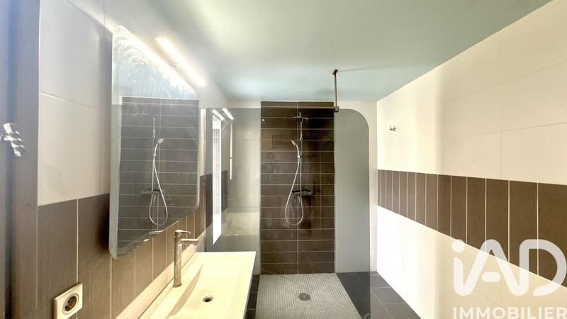 Maison - 1 980 m² - 8 pièces