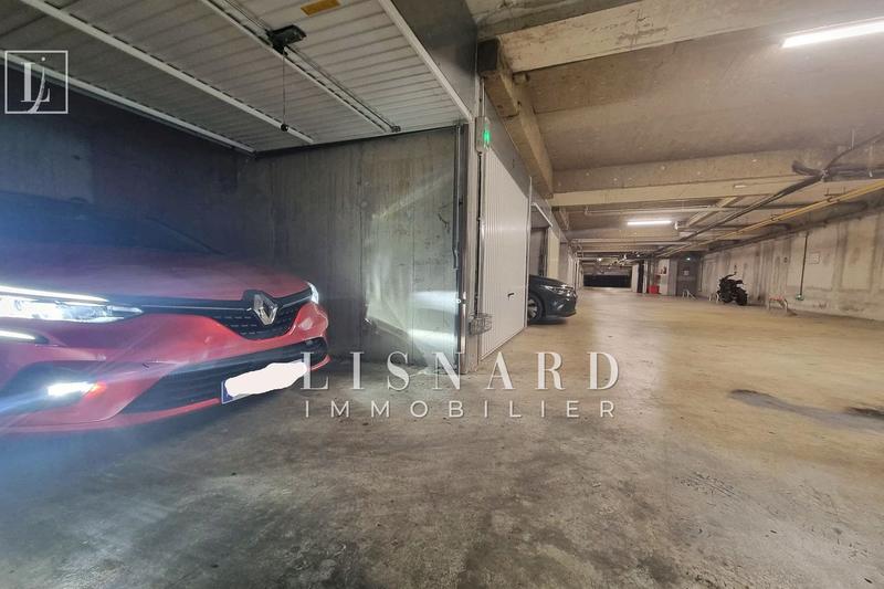 Parking / Garage - 13 m²