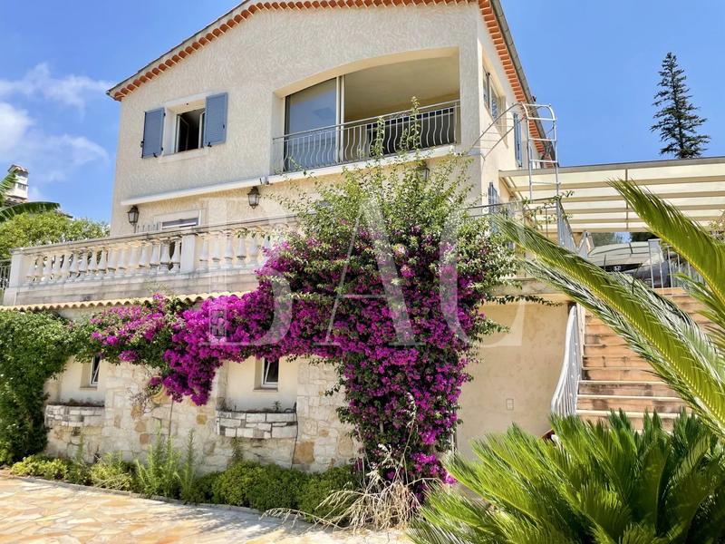 Villa - 350 m² - 7 pièces