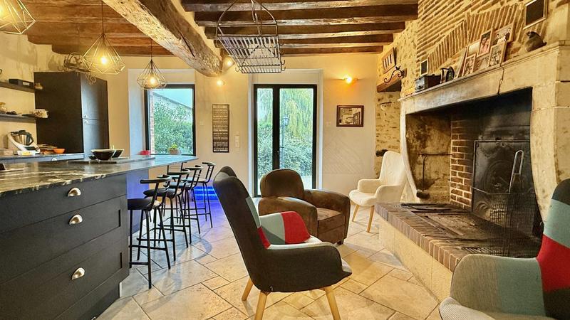 Maison ancienne - 215 m² - 6 pièces