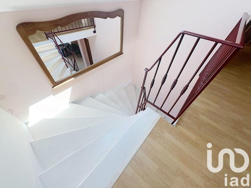 Maison - 281 m² - 10 pièces