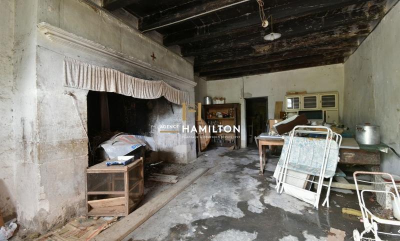 Corps de ferme - 606 m² - 16 pièces