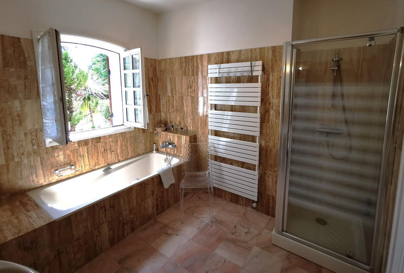 Villa - 271 m² - 6 pièces