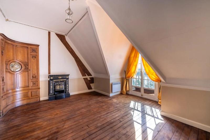 Maison - 250 m² - 9 pièces