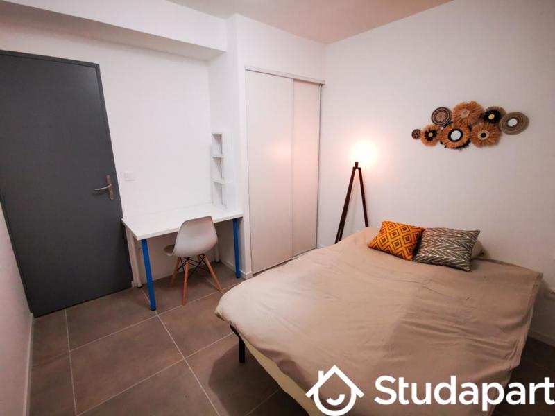 Chambre - 10 m² - 1 pièce