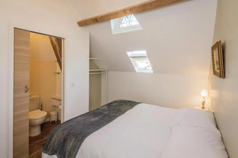 Maison chambre d'hôtes - 217 m² - 8 pièces