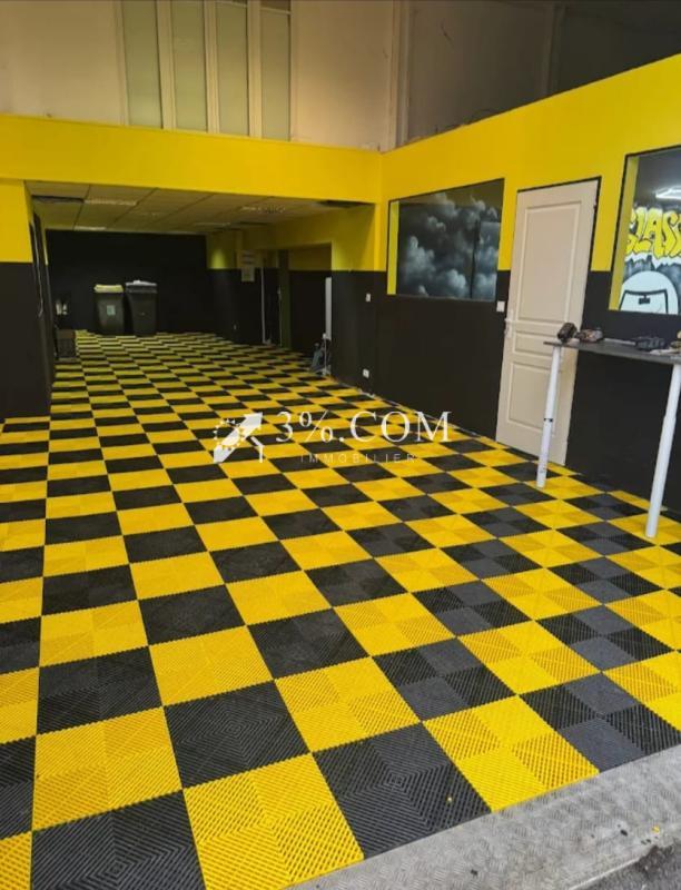 Appartement - 725 m² - 25 pièces