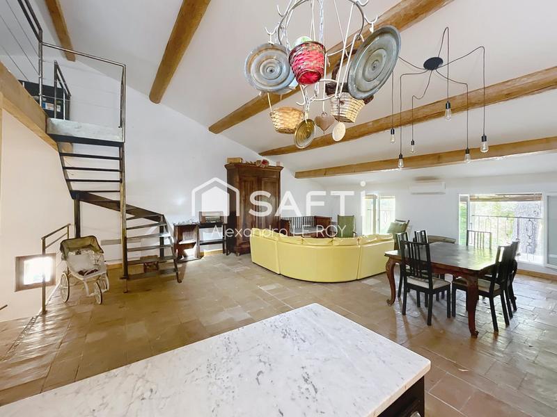 Maison - 200 m² - 10 pièces